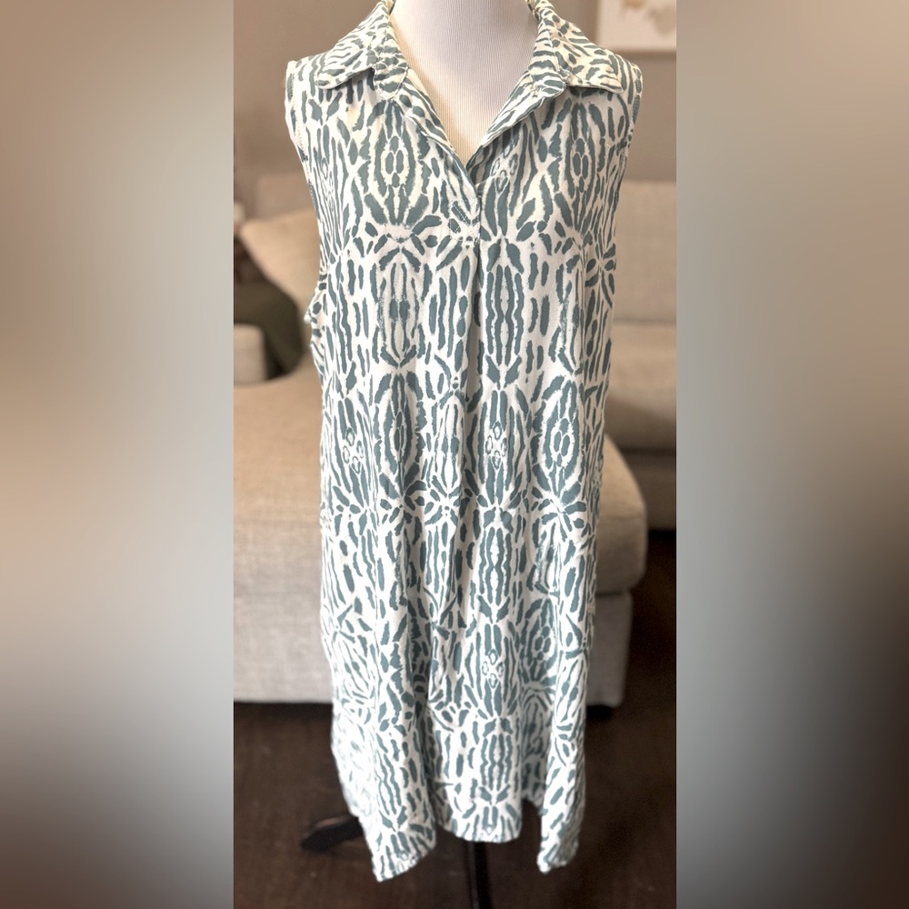 Rayon collared aqua and ivory Sleeveless Dress